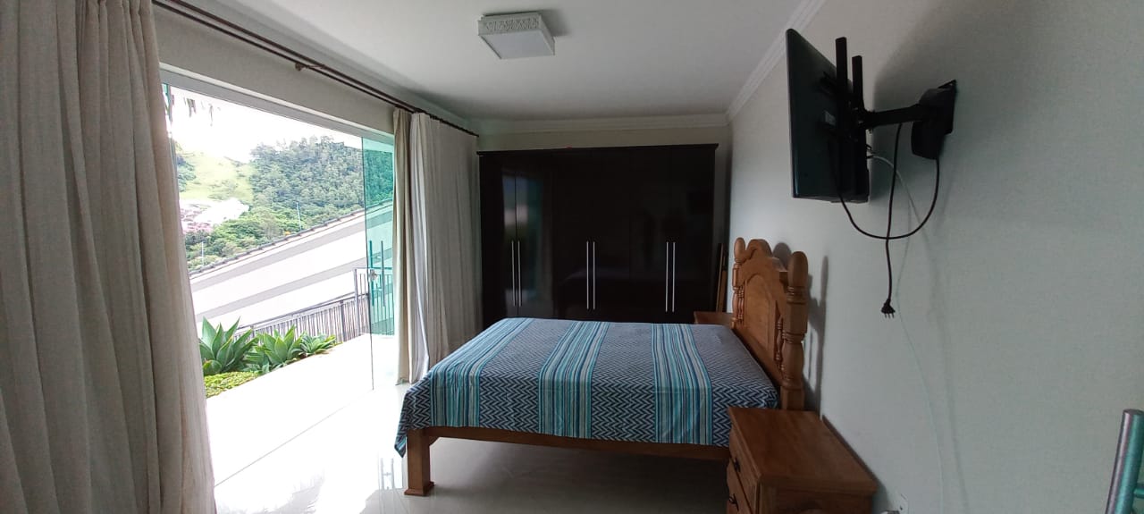 Casa no PINHEIRINHO — foto 7