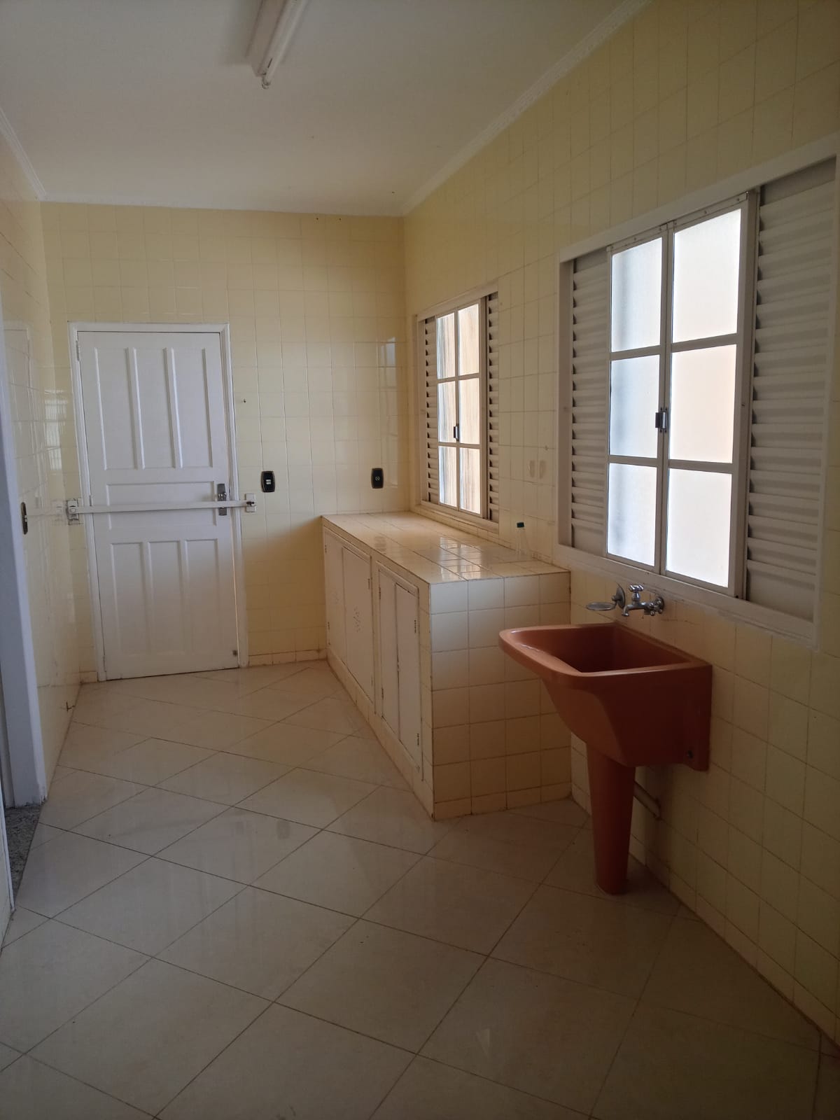 Casa no PINHEIRINHO — foto 34