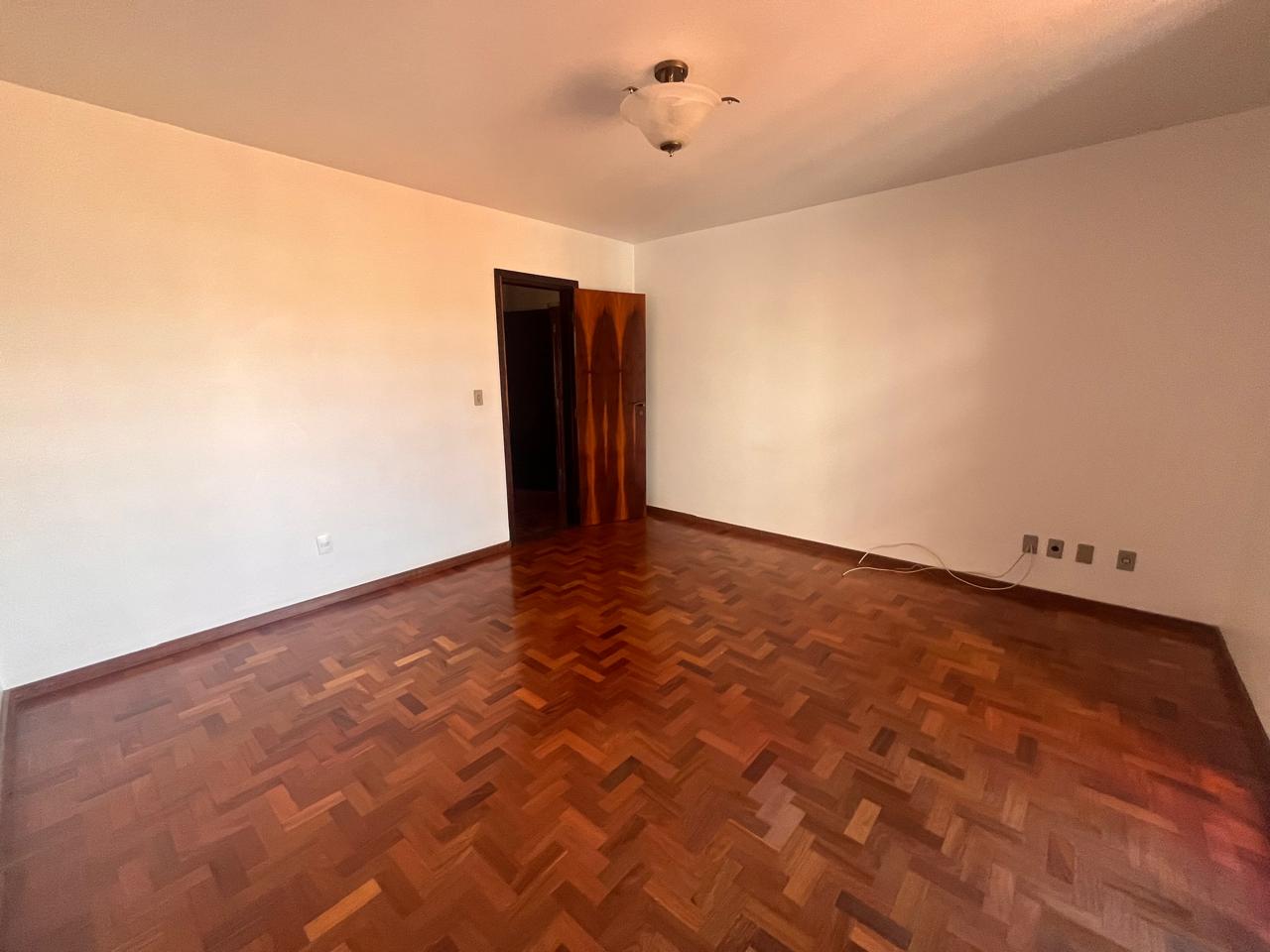 Casa no PINHEIRINHO — foto 38